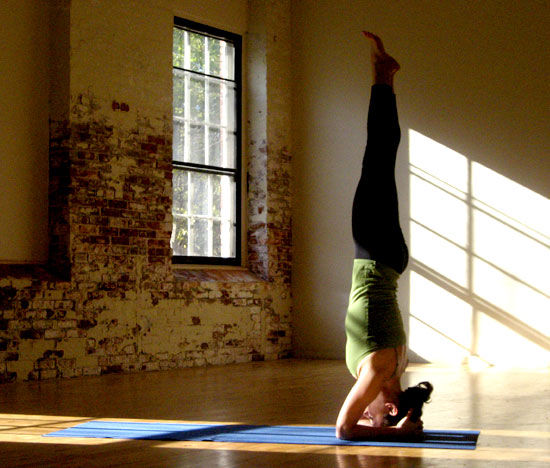 对头发好的瑜伽动作有哪些,总是掉头发要怎么治疗