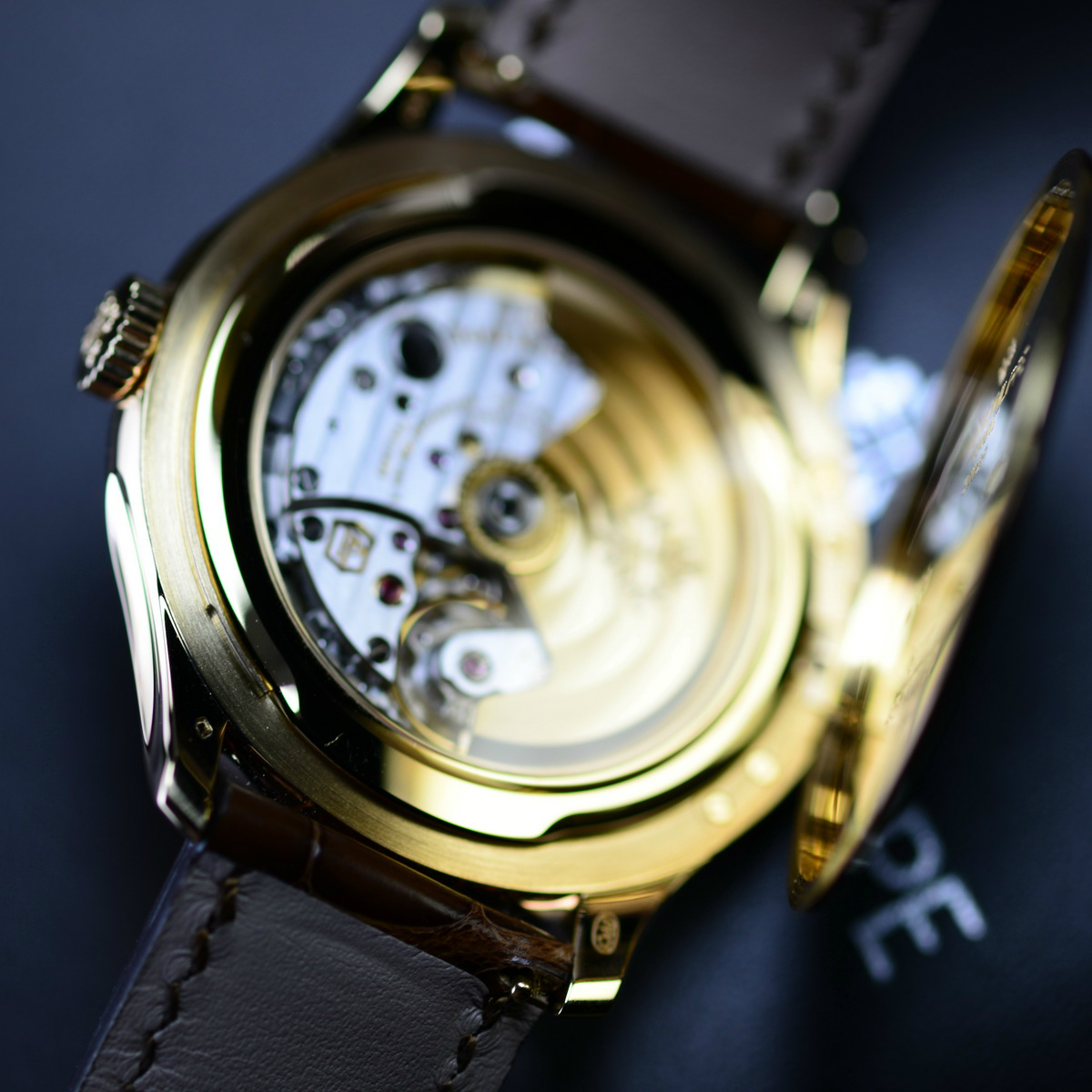 在香港以9折入手百达翡丽5227