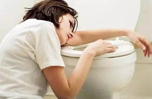 早孕吃了就吐怎么办,早孕吃了就马上又饿又吐