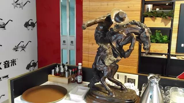 芳草地购物中心特色,芳草地购物中心介绍