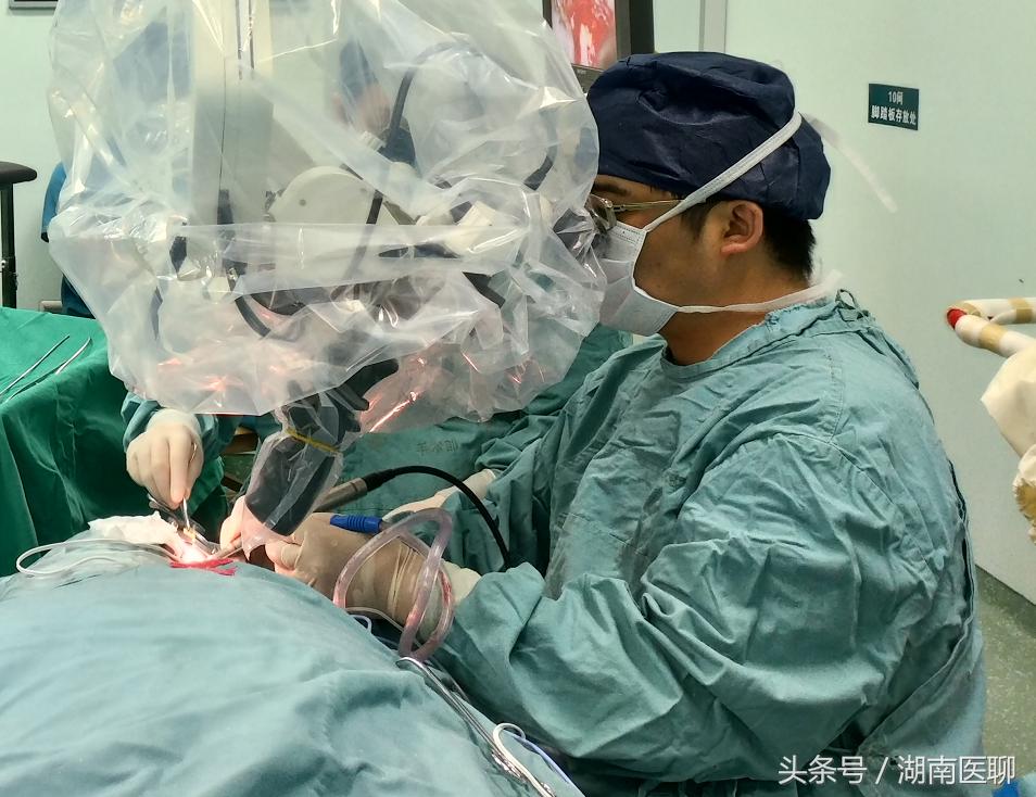 脑膜穿孔引起流鼻涕吗,男子一直流鼻涕结果发现是脑脊液