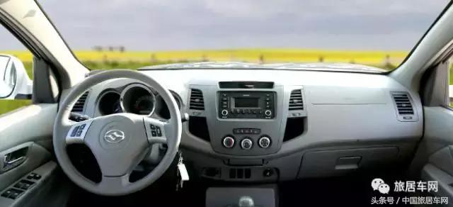 上汽大通t70单排皮卡升顶房车价格,猛禽f750越野皮卡牵引超大型房车