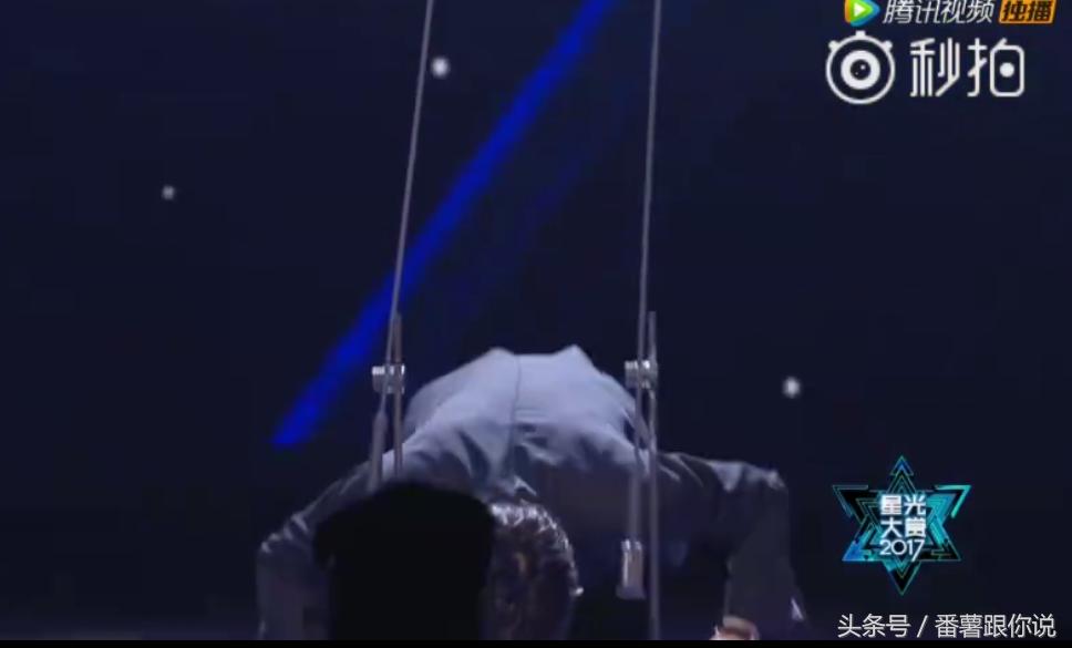 张艺兴舞台神级反应,张艺兴舞台惊呆全场