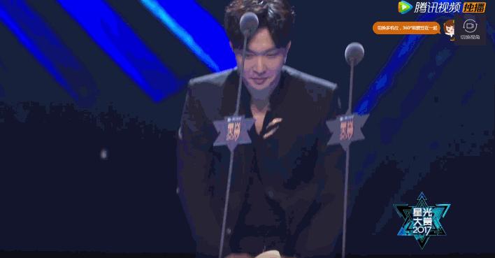 张艺兴舞台神级反应,张艺兴舞台惊呆全场