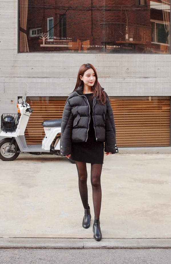 黑色棉袄内搭什么颜色毛衣好看,黑色棉袄内搭什么毛衣