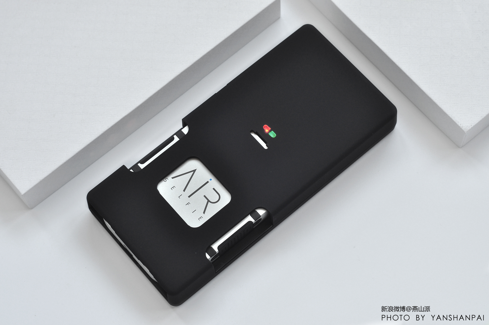 可以放在兜里的大型无人机,藏在手机里的无人机