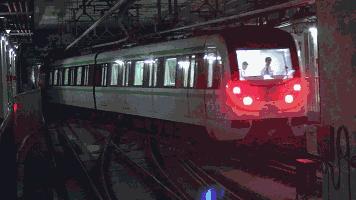 地铁终点站怎么掉头上海,地铁在终点是如何掉头的