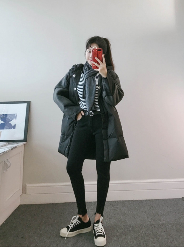 黑色棉袄内搭什么颜色毛衣好看,黑色棉袄内搭什么毛衣