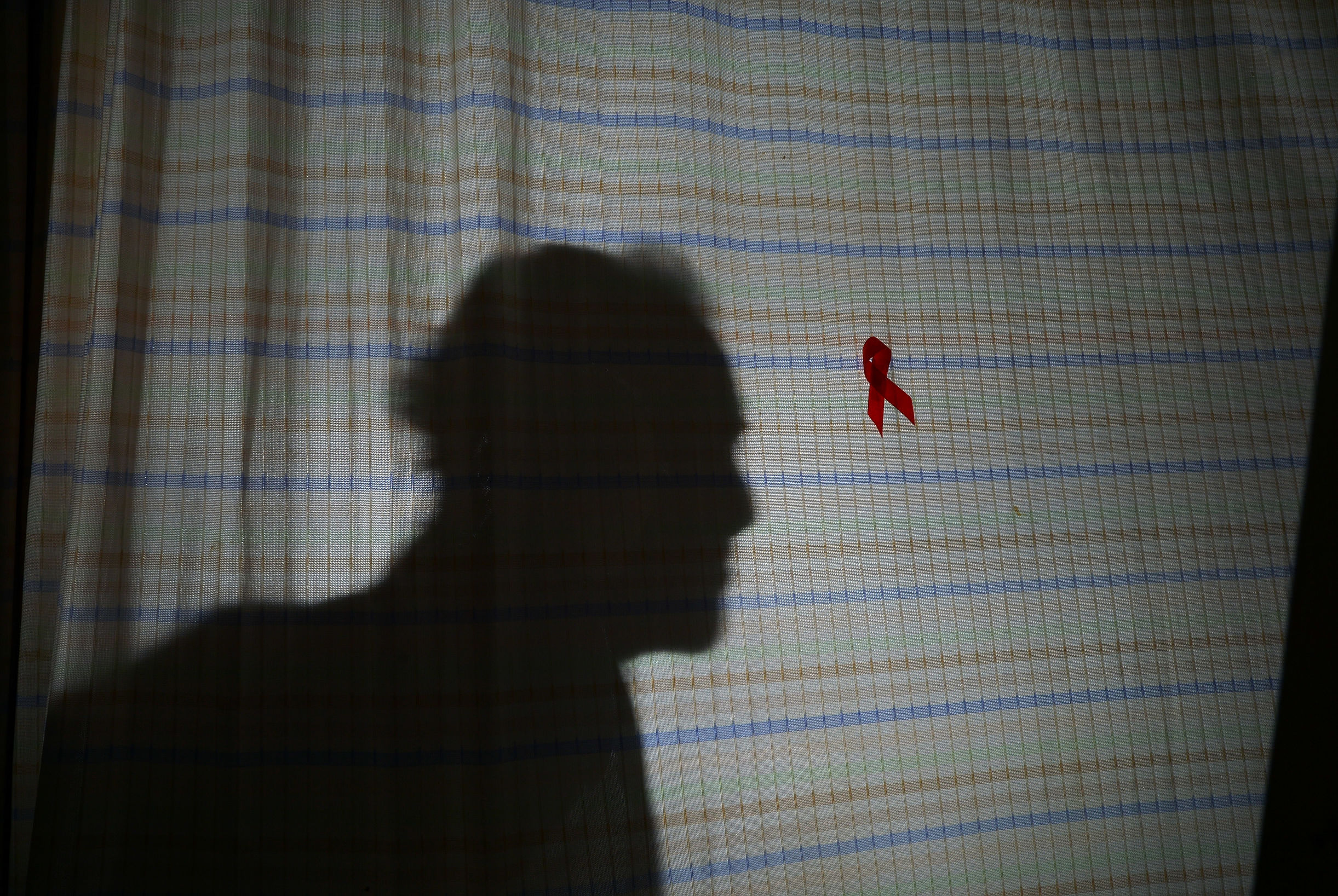 走近医护人员的日常,防治艾滋从年轻开始