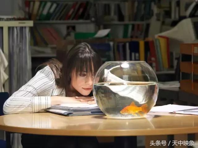 乱滴眼药水的危害,眼药水要怎么滴才是正确的方法