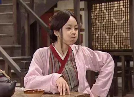 这10支铁锈红，让你白白白白成发光体！