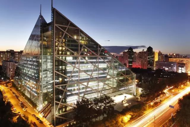 芳草地购物中心特色,芳草地购物中心介绍