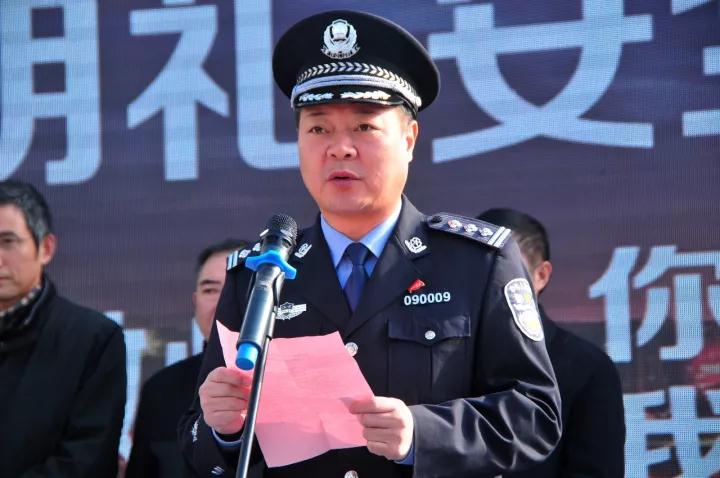 122全国文明交通安全日启动仪式,122全国交通安全日交警来到校园