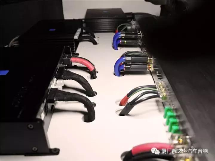 汽车音响界巅峰之作-德国零点GZUA六路功放秀场