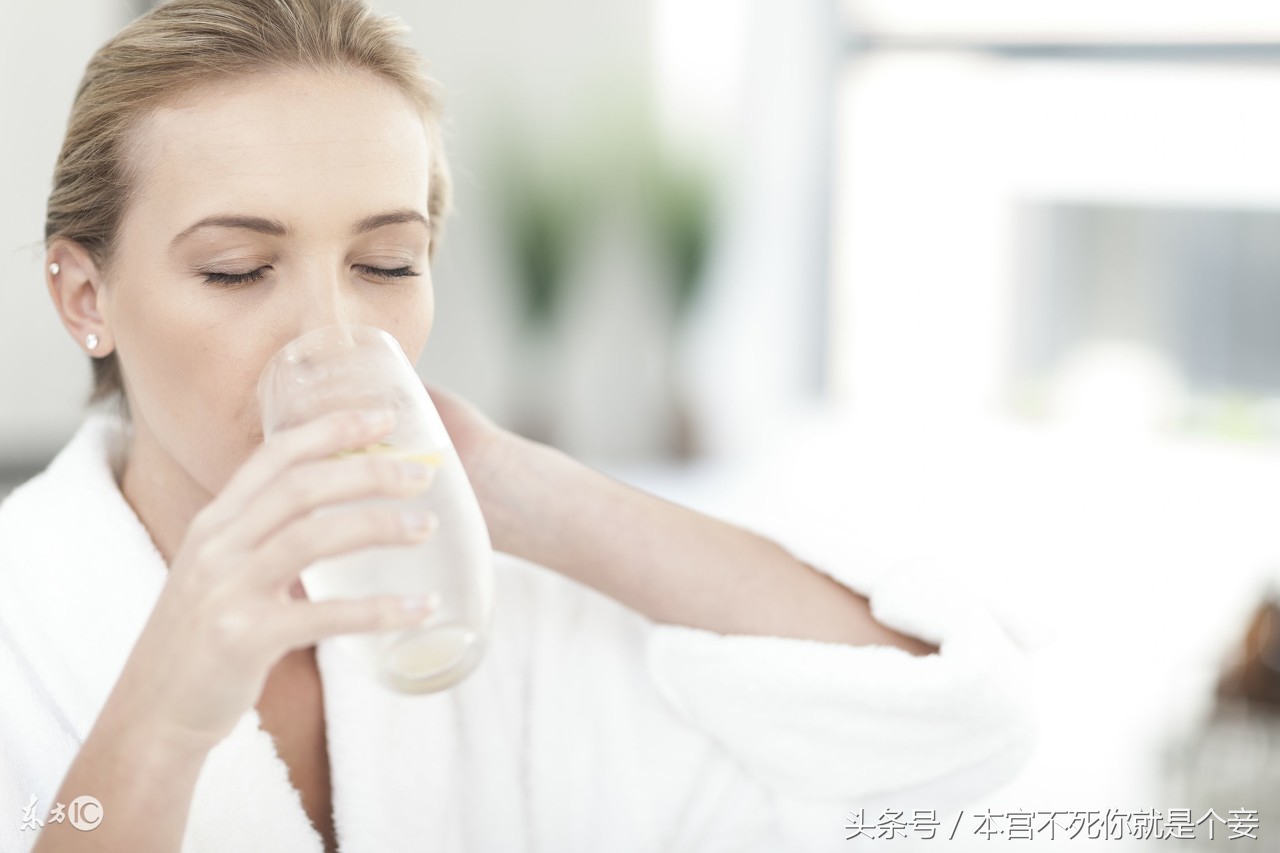 开空调皮肤干燥怎么补,如何解决空调令皮肤干燥的问题