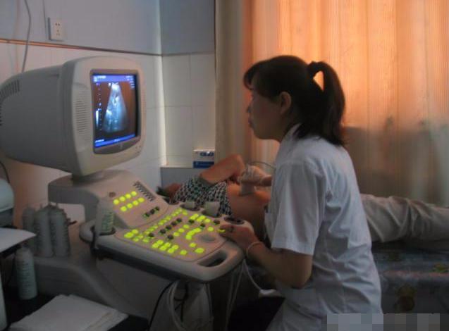 阴式B超太尴尬了，很多女性宁愿喝水憋尿也不做它了