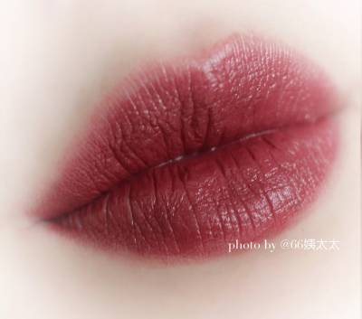 这10支铁锈红，让你白白白白成发光体！