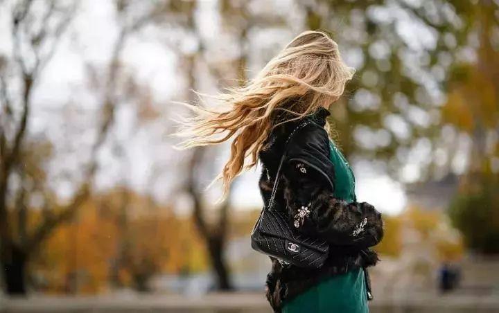 出门也能拎的包包,出门能装东西的包包