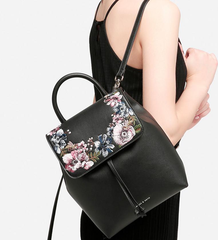 气质与颜值并存的双肩包,3-5百的大牌双肩包