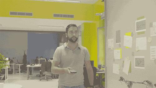 可以放在兜里的大型无人机,藏在手机里的无人机