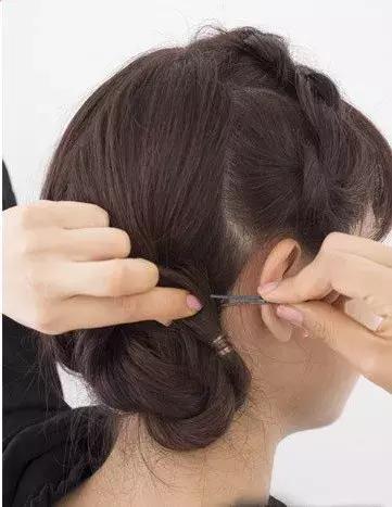 花环头饰简单编发教程长发,可人优雅花环编发教程图解