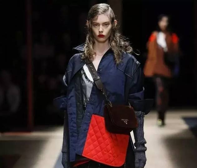 出门也能拎的包包,出门能装东西的包包