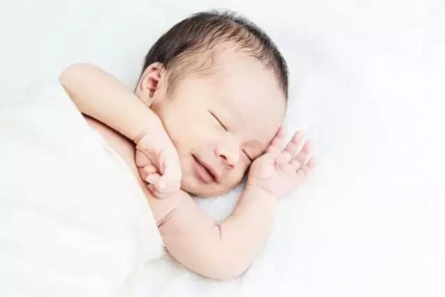 宝宝睡眠突然变好了怎么回事,突然睡眠质量变好了什么原因