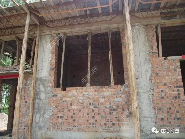 为什么红砖不如土砖,红砖为什么不能拿去盖房子