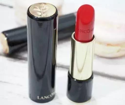 涂对口红,眼妆画成熊猫,也是伪素颜!