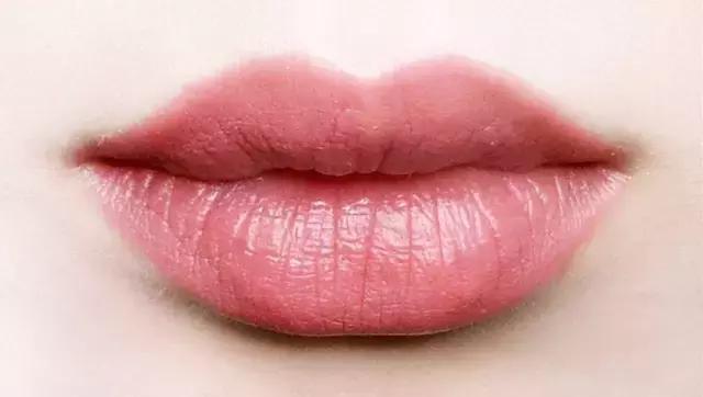 涂对口红,眼妆画成熊猫,也是伪素颜!