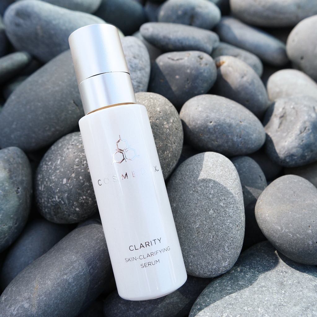 超温和的速效祛痘精华：CosmedixClaritySerum