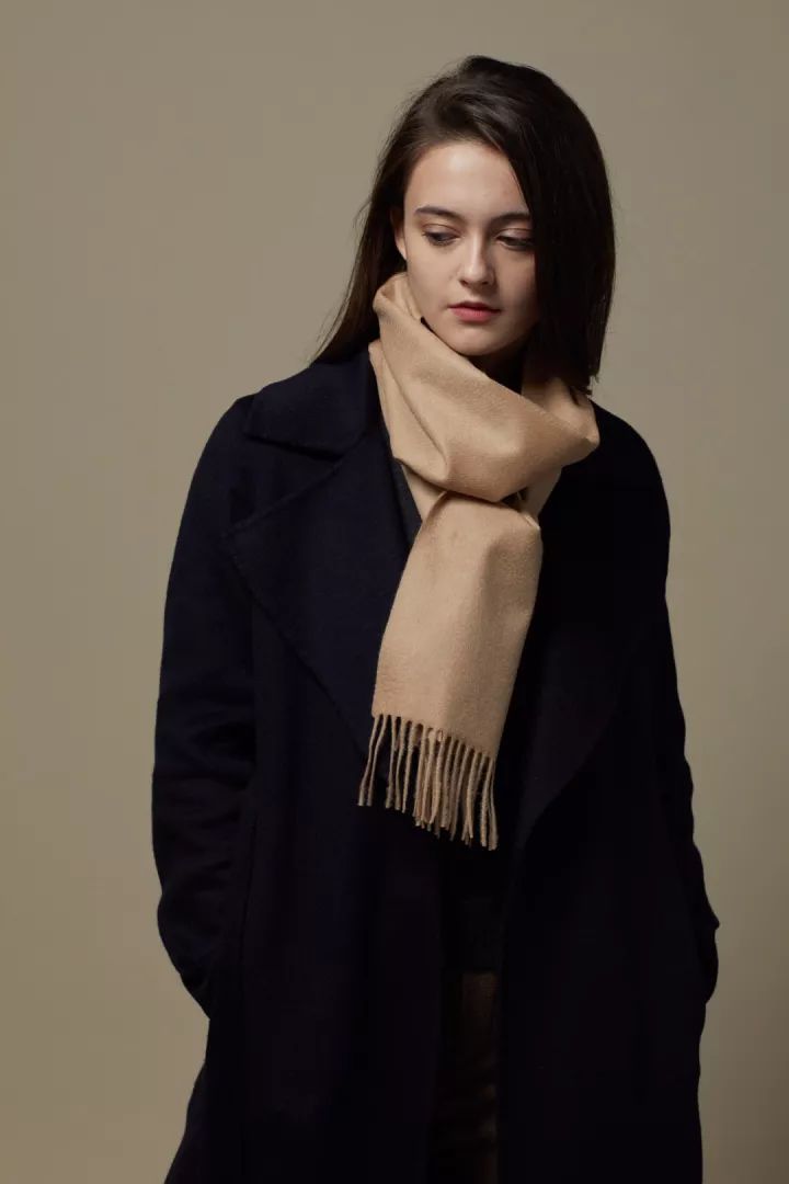 洋气上档次的围巾30岁,秋冬必备的围巾