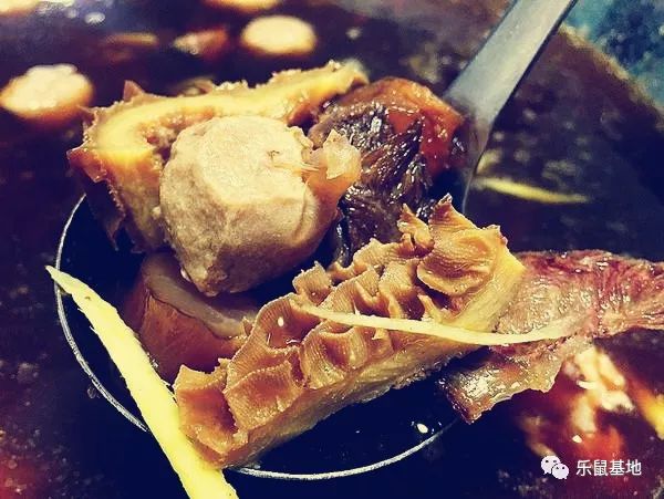 “水煮”:不要被寡淡的名字迷惑,麻辣香醇才是真正的我