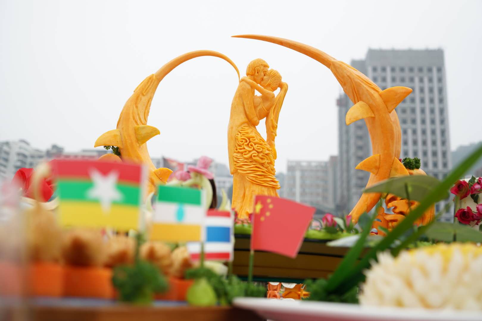 重庆美食之万州烤鱼,万州烤鱼第二届烤鱼节介绍