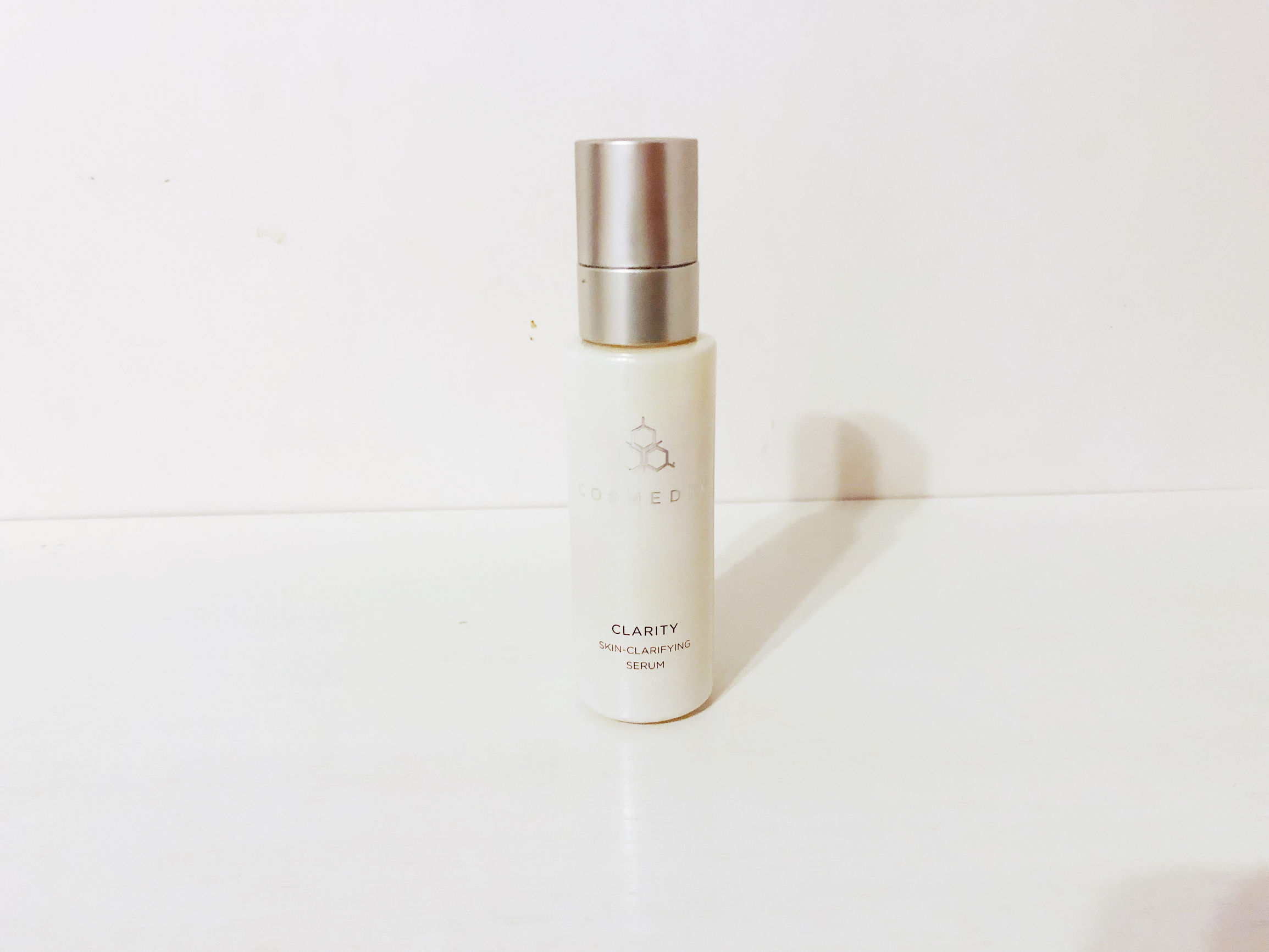 超温和的速效祛痘精华：CosmedixClaritySerum