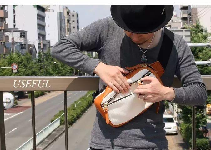 产品数量位居日本皮具界NO.1，这个画风不同的品牌文化糅合的结果