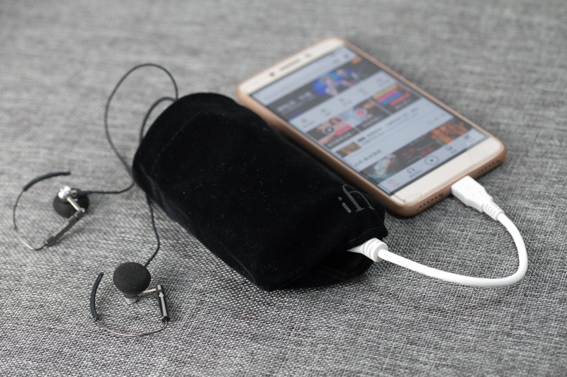 体验英伦之声,iFinanoiDSDBL解码耳放一体机评测