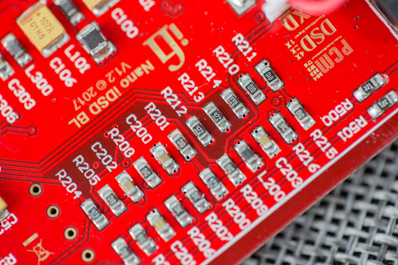 体验英伦之声,iFinanoiDSDBL解码耳放一体机评测