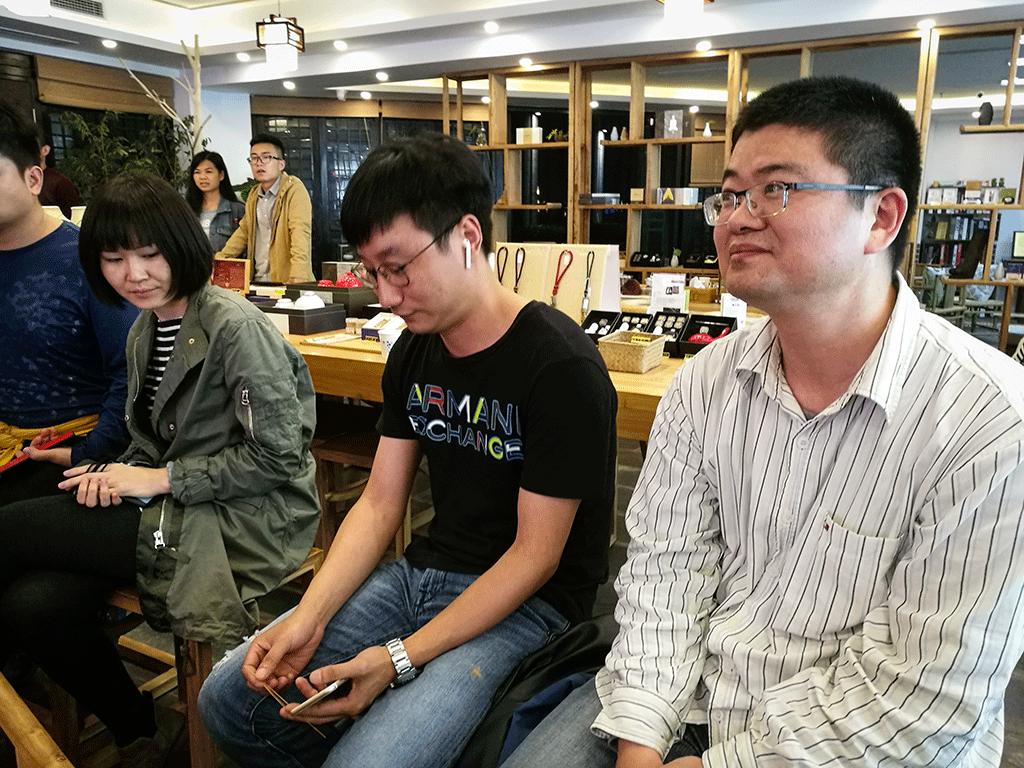 花间一缕魂,随风信邈邈——“闻香识海南”香烟缭绕余韵长