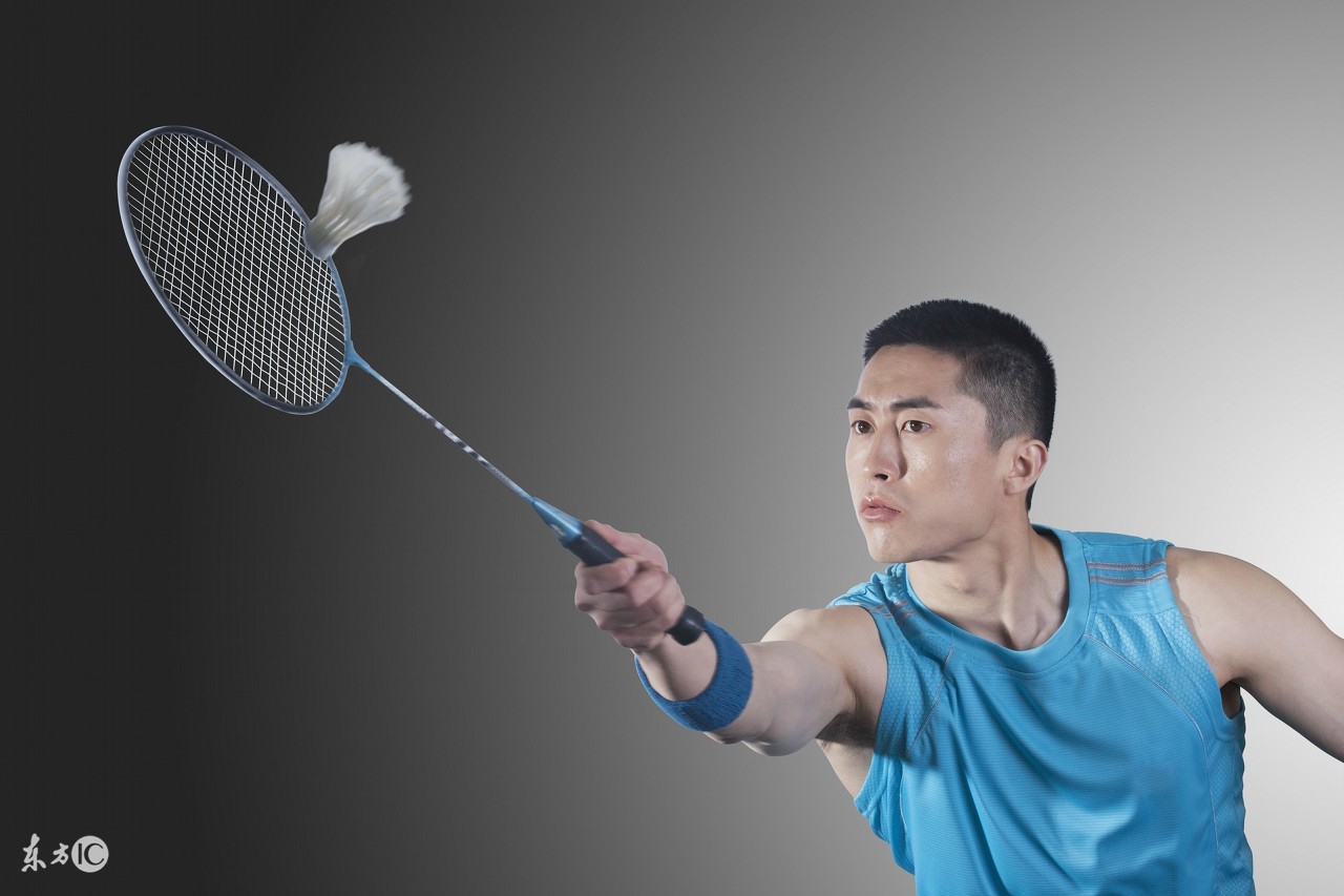 打羽毛球肩膀疼痛有弹响,羽毛球发力肩膀疼痛