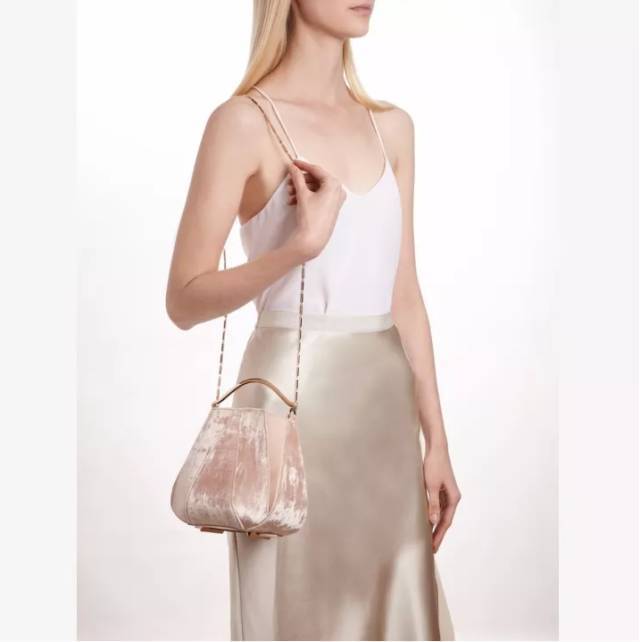 出门也能拎的包包,出门能装东西的包包