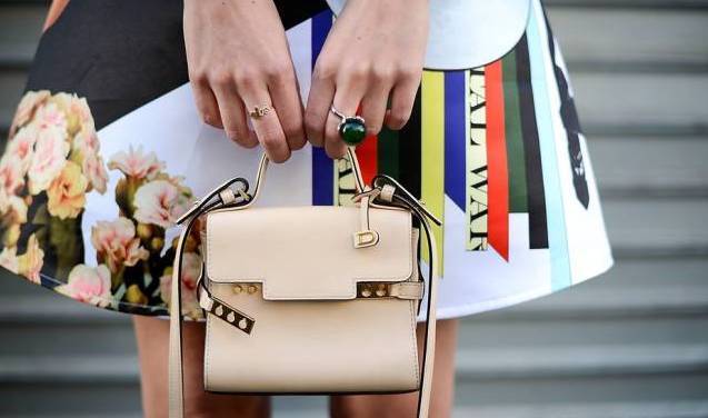 出门也能拎的包包,出门能装东西的包包