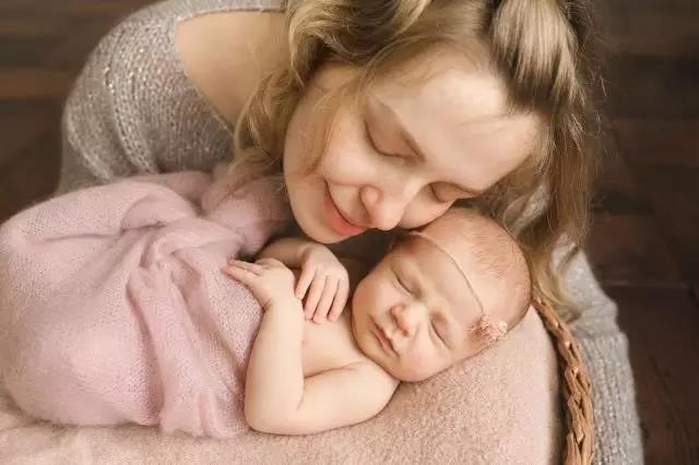 宝宝睡眠突然变好了怎么回事,突然睡眠质量变好了什么原因