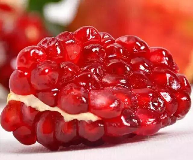 看起来普通？吃一口就懂！每亩还比普通石榴多卖几倍钱！