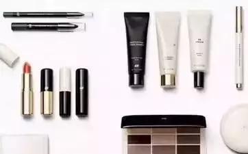 秋冬好看的指甲色,秋冬最适合的指甲油颜色多色搭配