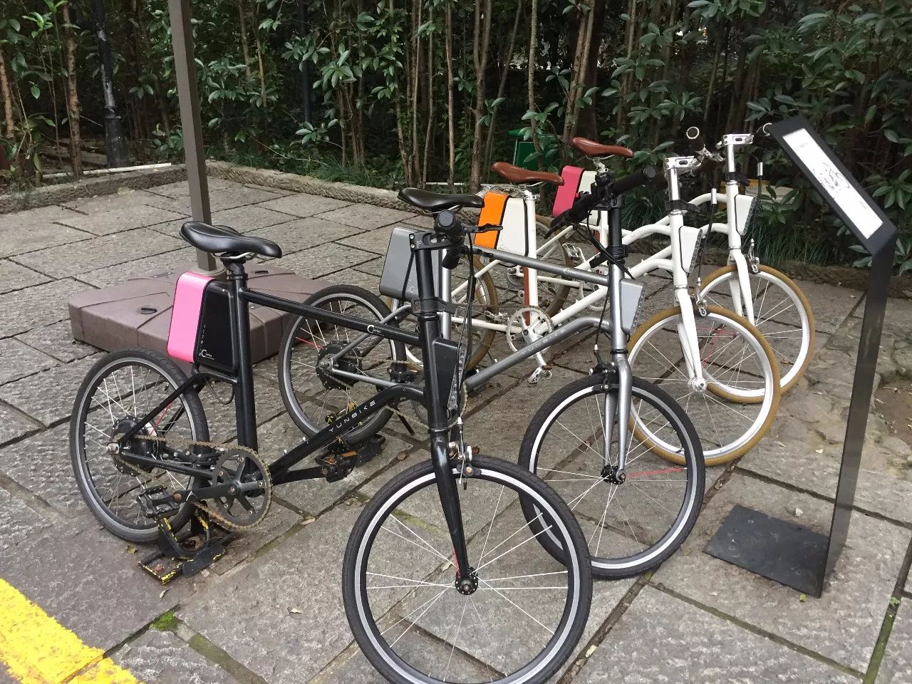 罗莱夏朵杭州紫萱度假村招聘,罗莱夏朵紫萱度假村logo