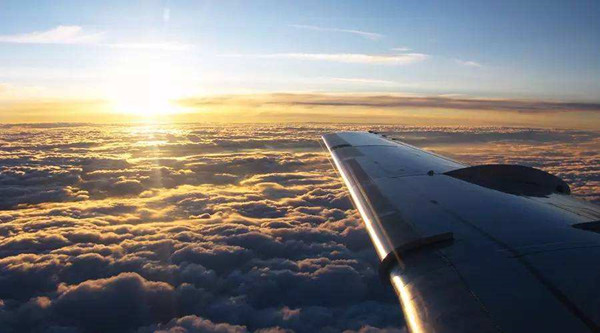 飞机预约座位选哪个座位比较好,飞机哪个座位比较舒适