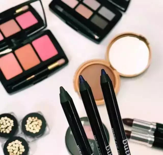 秋冬好看的指甲色,秋冬最适合的指甲油颜色多色搭配