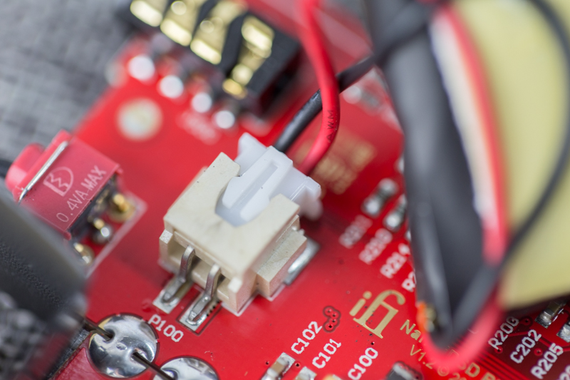 体验英伦之声,iFinanoiDSDBL解码耳放一体机评测