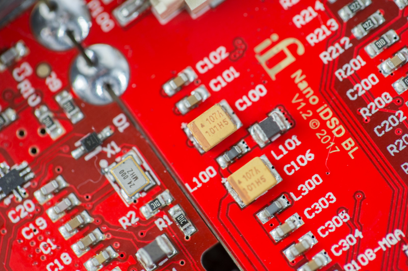 体验英伦之声,iFinanoiDSDBL解码耳放一体机评测